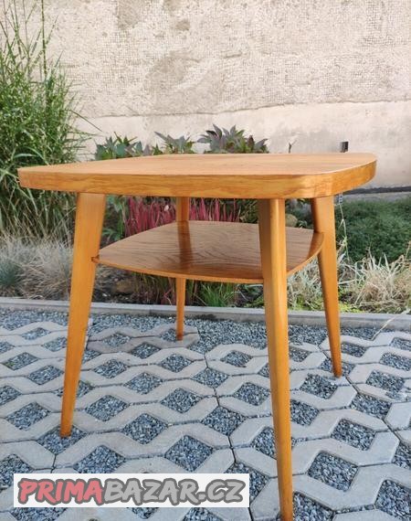 retro-konferencni-stolek-mier-topolcany-60-leta