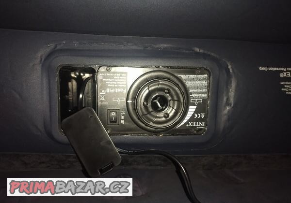 nafukovaci-postel-matrac