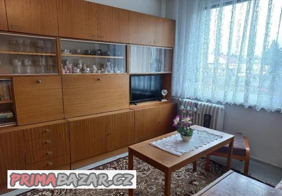 nabidnete-cenu-za-obyvaci-steny-a-dalsi-nabytek
