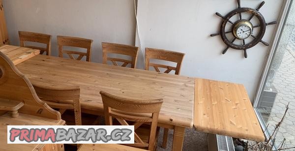 Velký stůl Masiv pro 10 osob židle