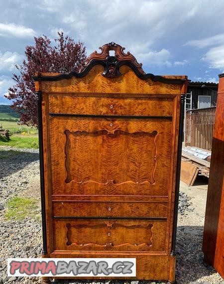 starozitna-masivni-skrin-1