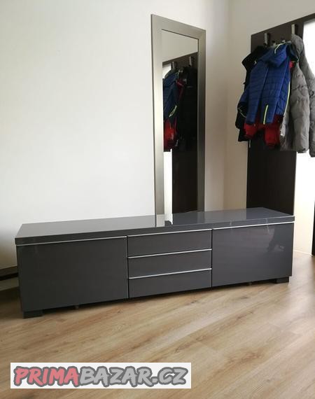 tv-stolek-komoda-ikea-best-burs-v-hezkem-stavu