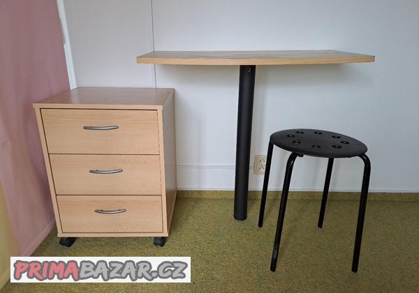 zasuvkovy-kontejner-na-koleckach-stolek