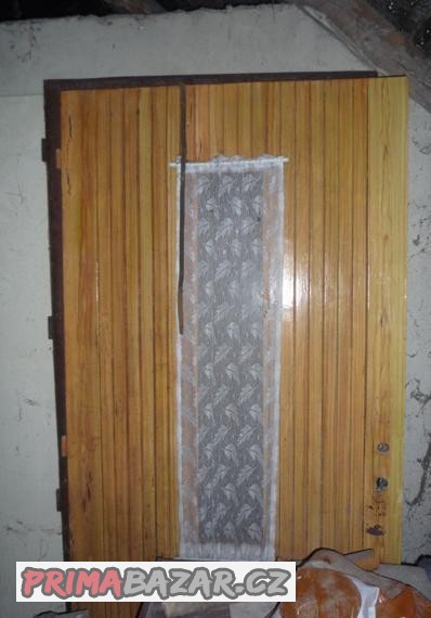 vstupní dveře