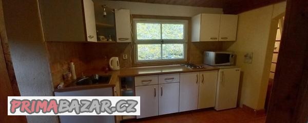 kuchynska-linka-bila