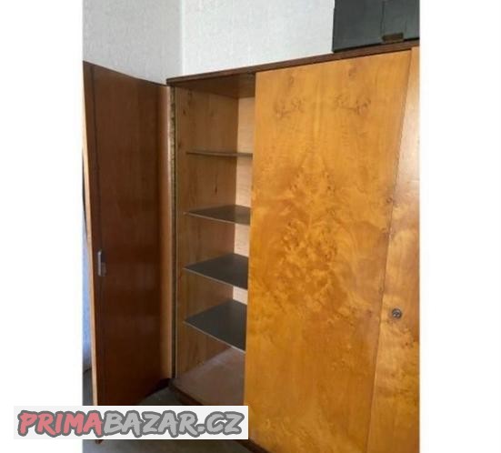 retro-trojdilna-satni-skrin-s-pradelnikem