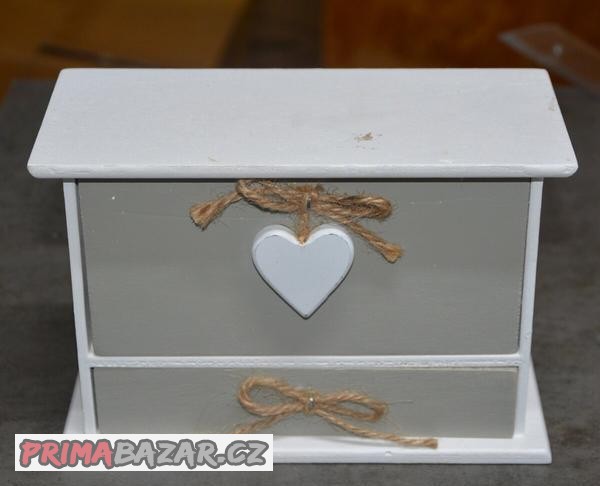 drevena-dekoracni-skrinka