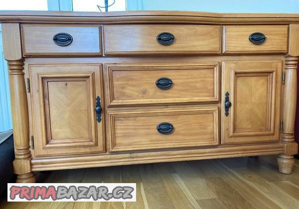 stul-4-zidle-priborni