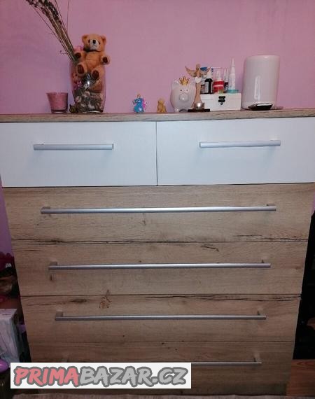 komoda-drevotriskova-udelana-na-miru