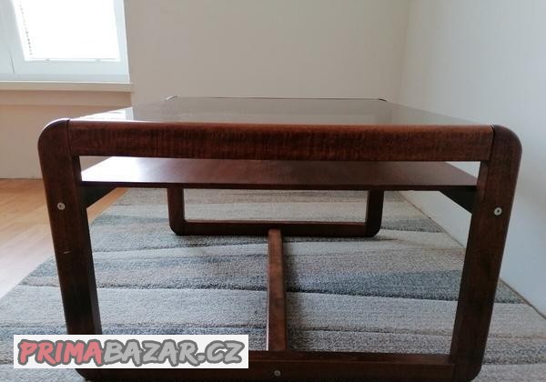 Konferenční stolek