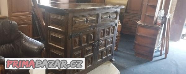 komoda-z-mekkeho-dreva