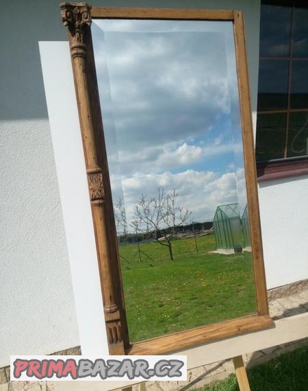 zrcadlo-ve-starem-ramu