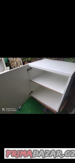 prodam-malou-skrinku-bile-i