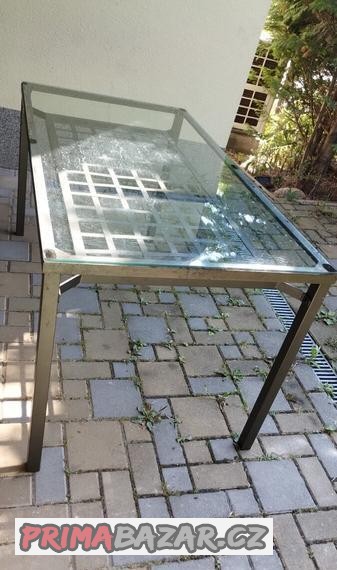 jidelni-stul-a-4-zidle