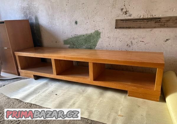 prodam-stolek-pod-tv-s-200-x-h-44-5-x-v-40
