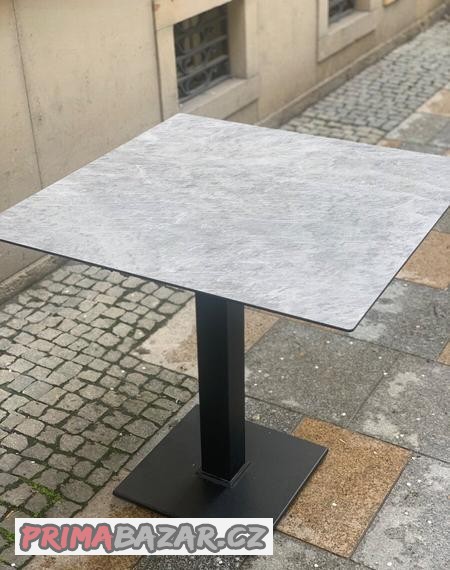 jidelni-stul-do-restaurace-kavarny