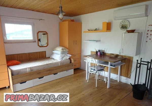 postel-s-uloznymi-sufliky