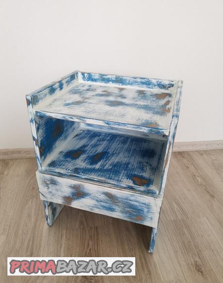 nocni-stolky-styl-vintage-bilo-modre