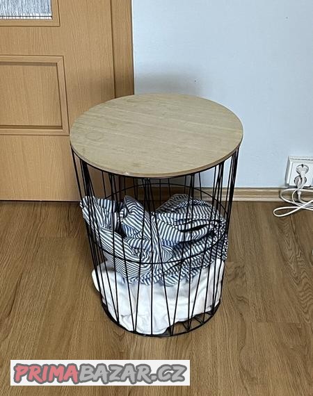 prodam-stolecek-s-uloznym-prostorem