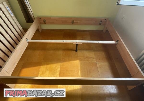 manzelska-postel-200x200-masiv