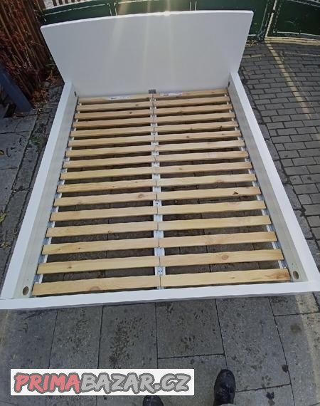 starsi-postel-ikea-malm