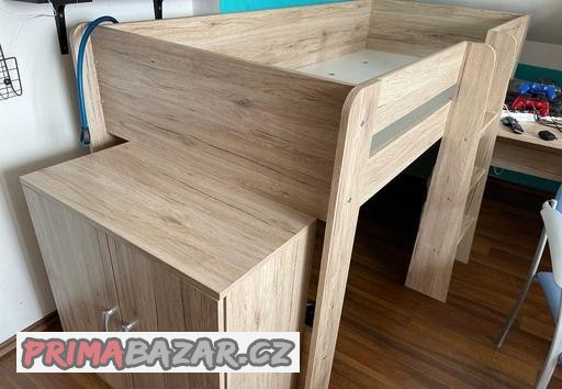 kombinovana-postel-se-stolem
