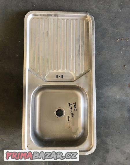 kuchynsky-drez-z-nerezi