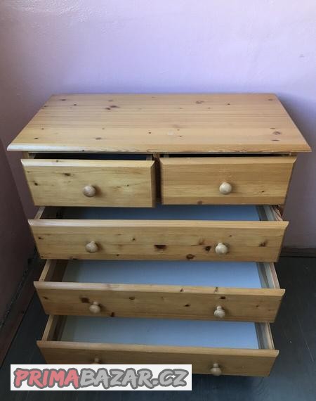 Komoda se šuplíky - masiv