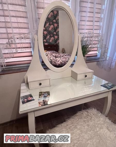 toaletka-se-stolickou