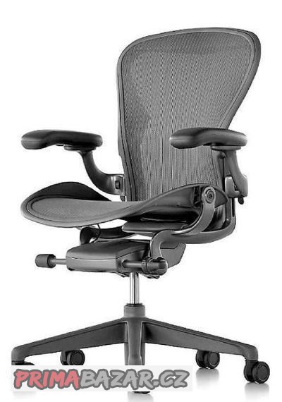 herman-miller-aeron-pro-tvrde-podlahy-cerna