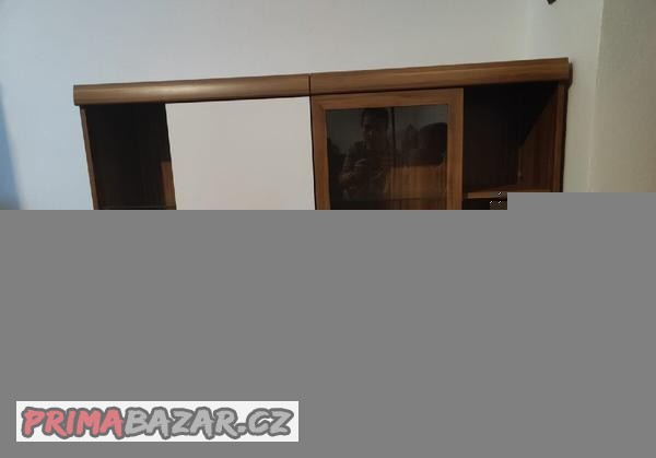 obyvaci-stena-4ks-konferencni-stolek