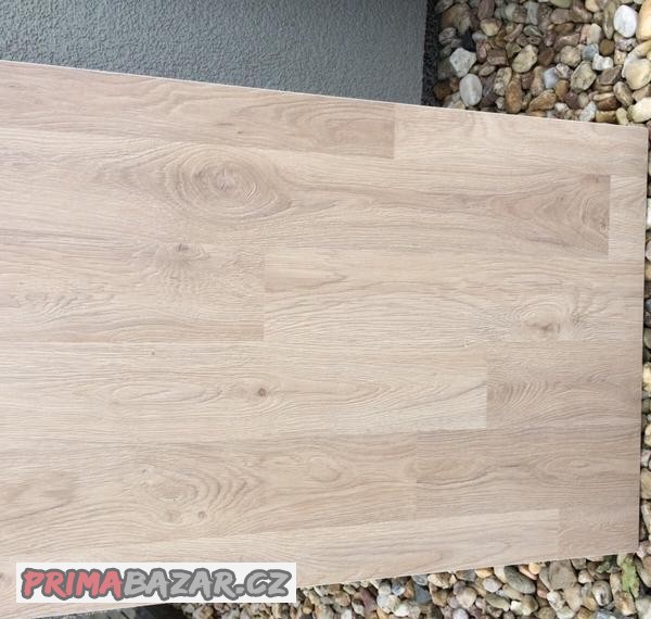 laminatova-plovouci-podlaha-60m2-dub-klasik-sleva-45-nova