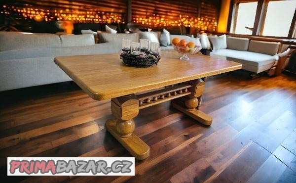 masivni-jidelni-stul-vysoky-82cm