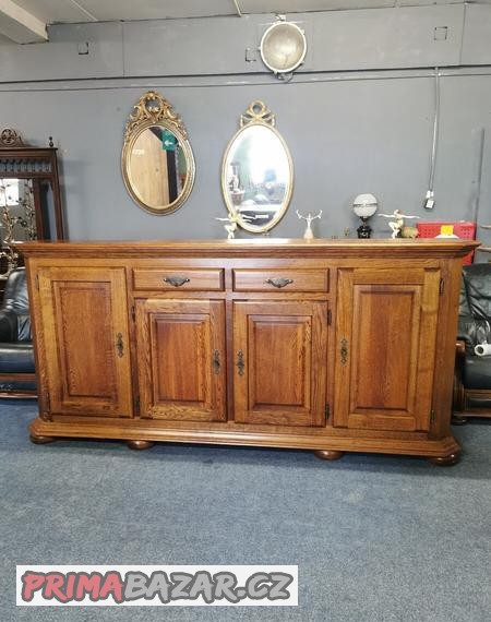 Celomasivní dubová komoda XXL. Top stav.