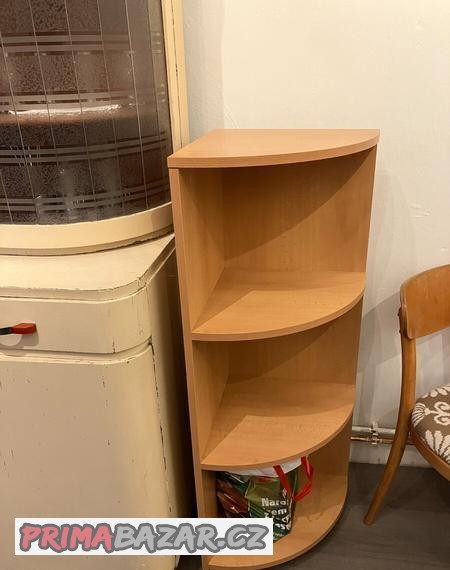 minimalisticka-rohova-policova-skrinka