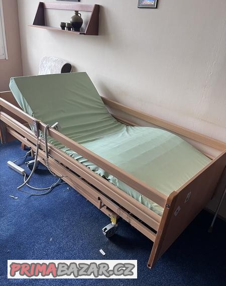 zdravotni-elektricka-postel