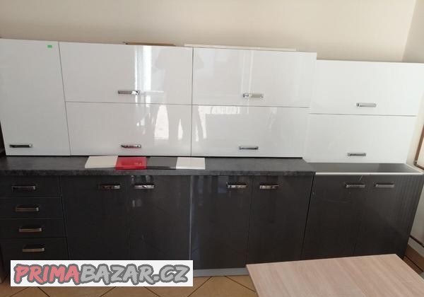 nabytek-do-kuchyne-kuchynska-linka-280cm