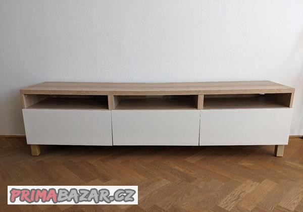 tv-stolek-se-supliky