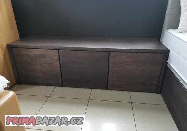 komoda-lavice-se-zasuvkami-z-bukoveho-masivu