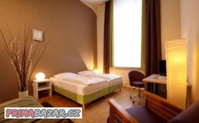 20x-vybaveni-apartmanu-hotelovy-nabytek-vcetne-kuchynky