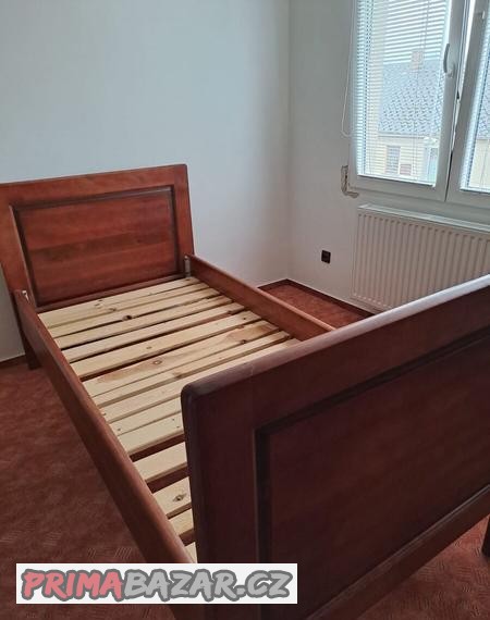 masivni-xxxl-drevenou-postel