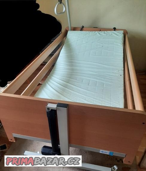 polohovatelna-postel-pro-seniory