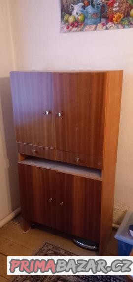 Skříňka na oblečení