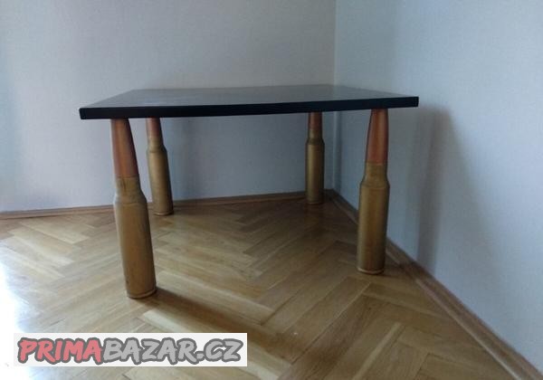 stolek-ve-vojenskem-stylu
