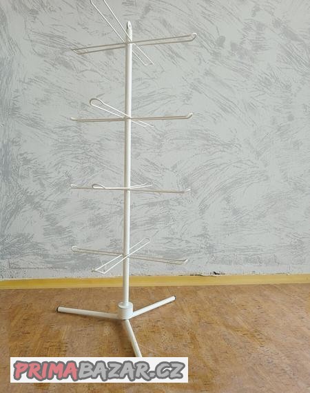 otocny-stojan-na-zbozi