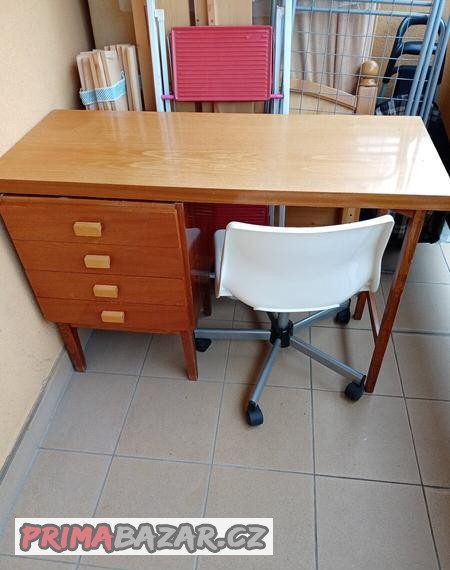 pracovni-stul-a-otocna-zidle