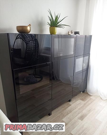 knihovna-ikea