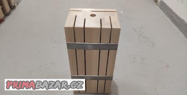 dreveny-blok-na-noze-ikea