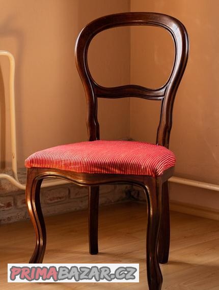 cervena-zidle-kompletne-zrenovovana