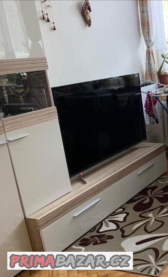 prodam-skrinku-pod-televizi-bocni-vyssi-skrinku